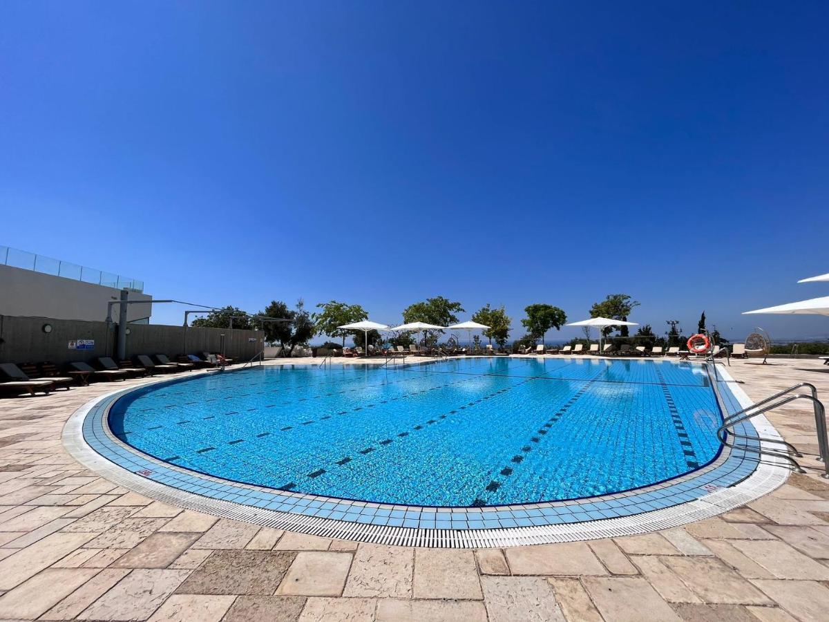 Elma Hotel And Art Complex Zikhron Ya'akov Exteriör bild
