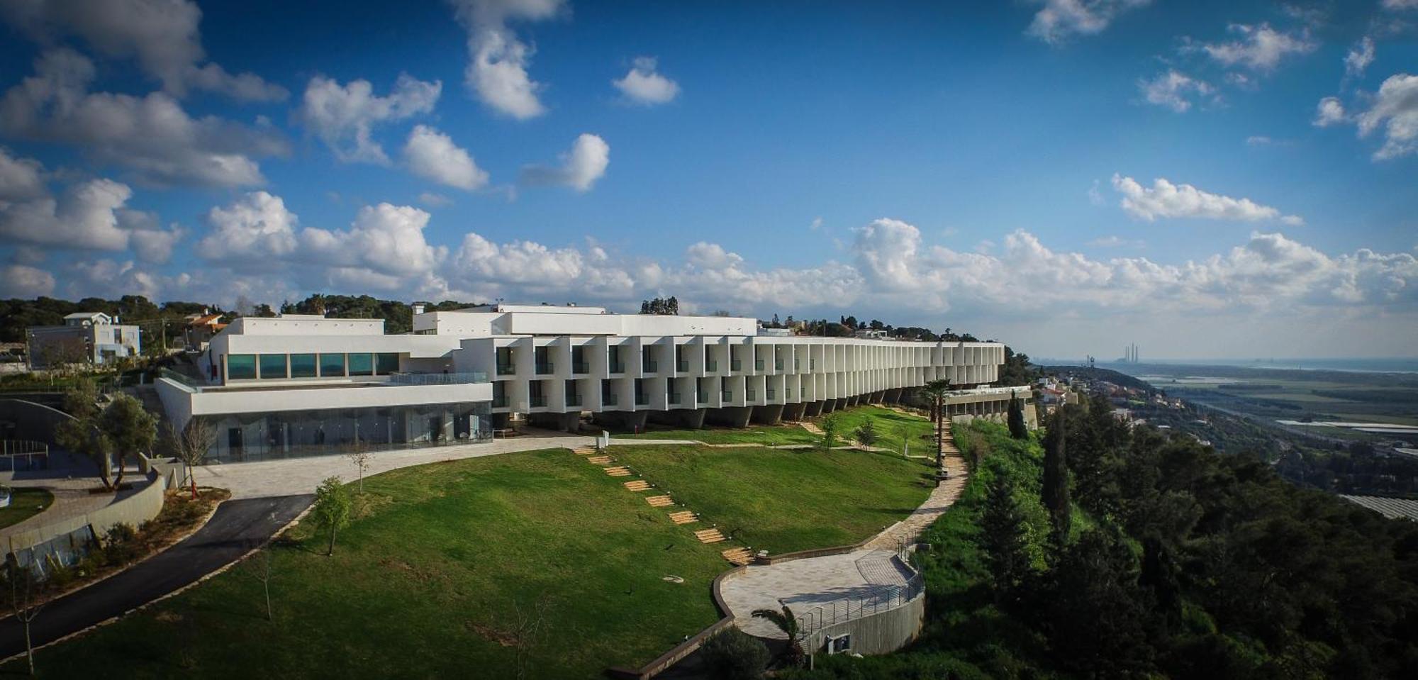 Elma Hotel And Art Complex Zikhron Ya'akov Exteriör bild